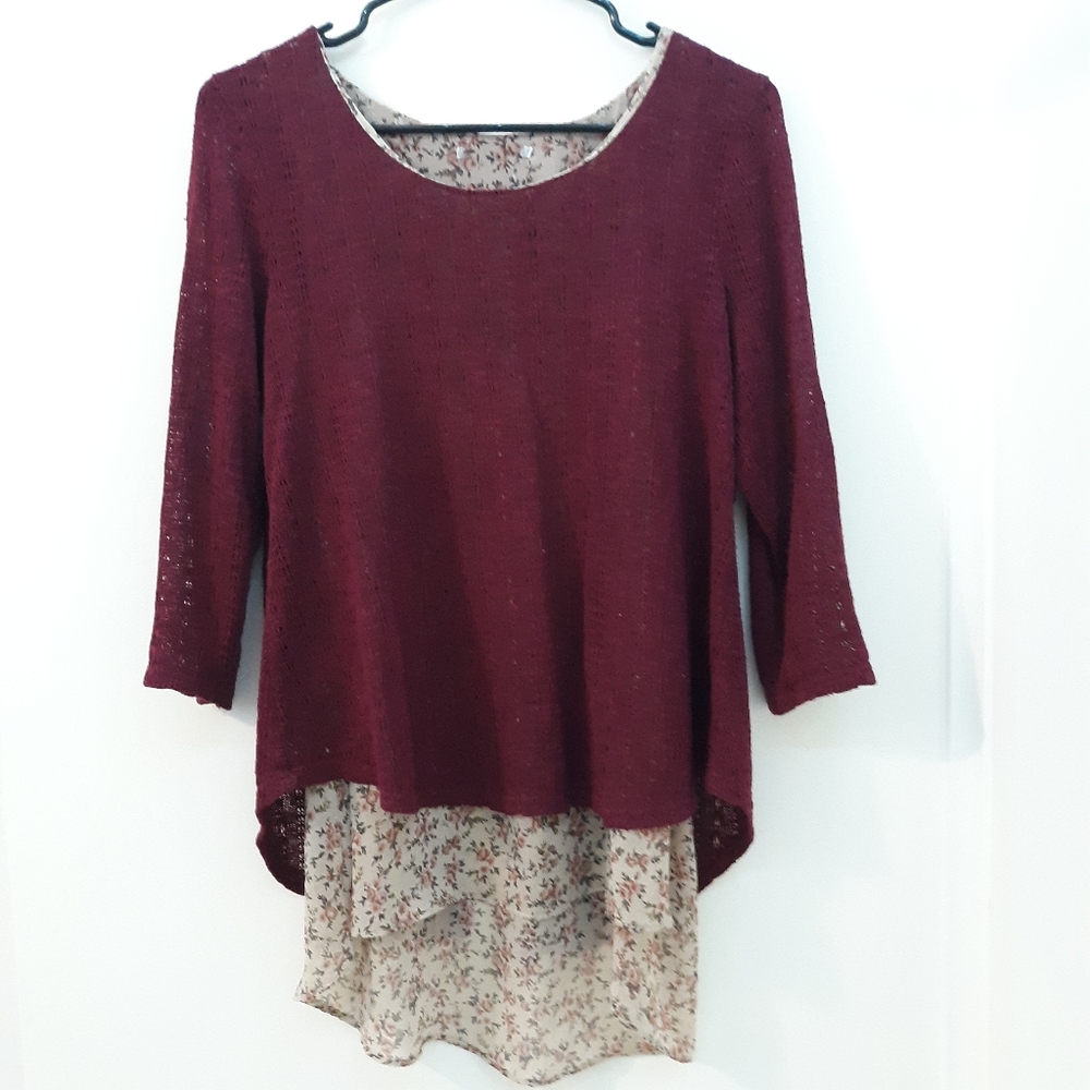 Mid Sleeve Slit Floral Red Top